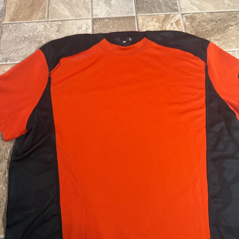 Under Armour Combine Mens Large Orange‎ Black Camo Training Athletic Shirt Loose